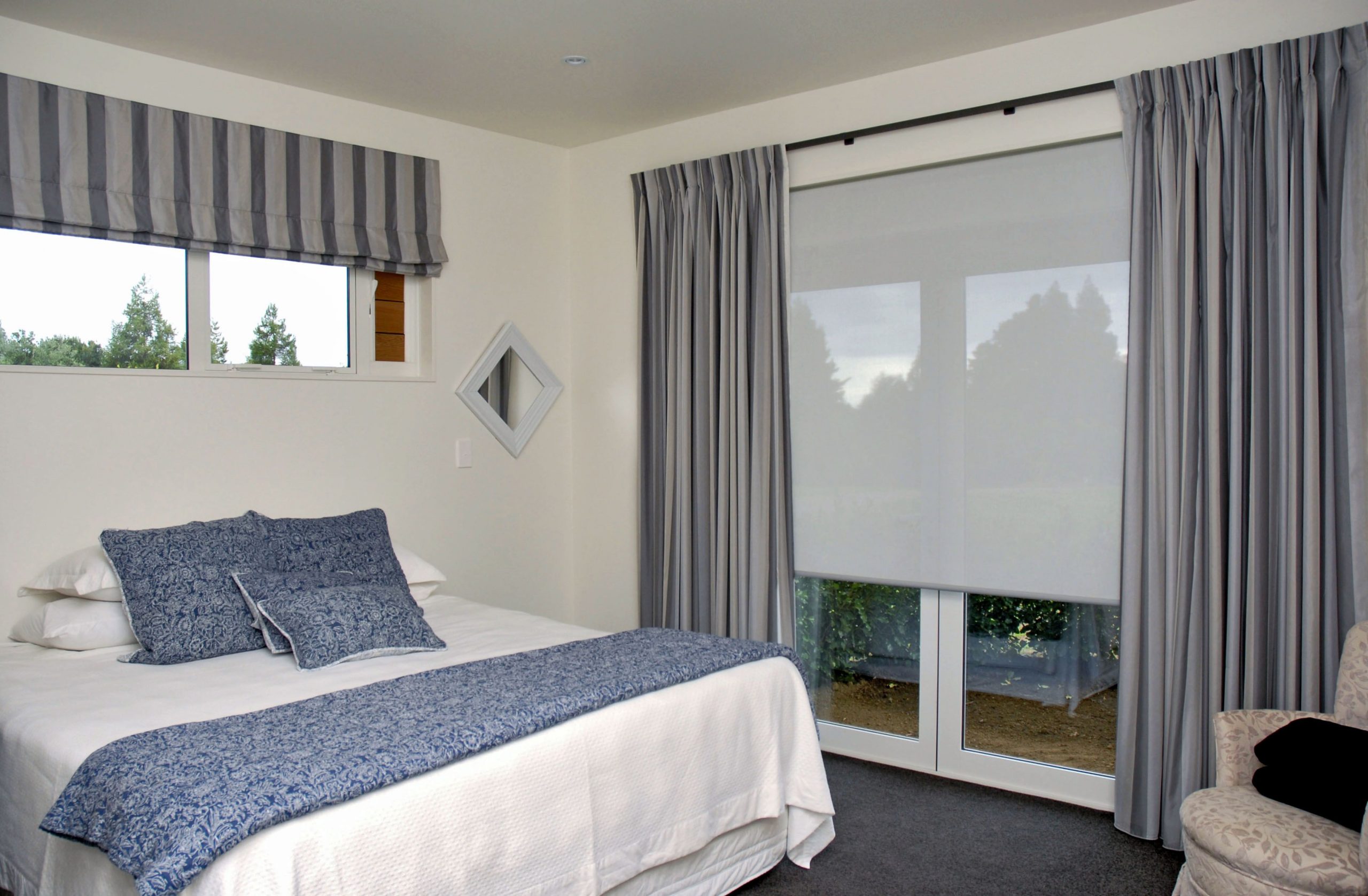 Best Curtains For Small Bedroom Window