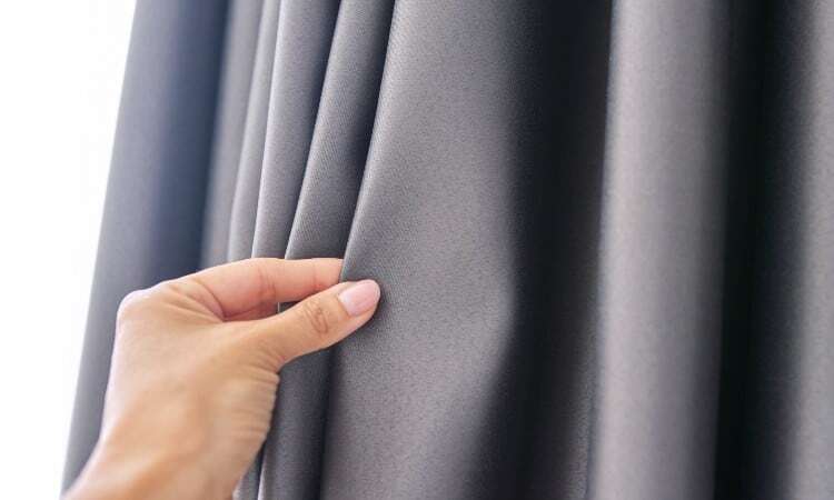 Best-Fabric-for-Blackout-Curtains